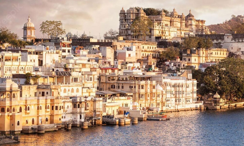 Exploring Udaipur with Local Sightseeing Taxi Services